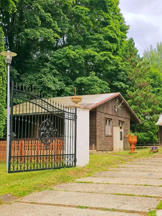 Exteriér chatky v parku